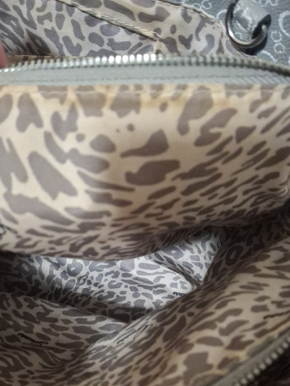 GUESS Gray Monogram Tote with Beige Handles - Picture 12 of 16